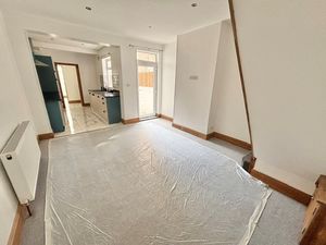 Dining room- click for photo gallery